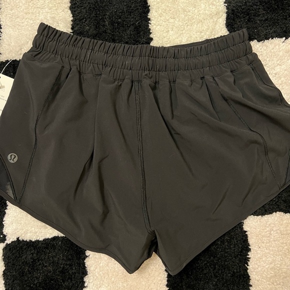 Lululemon hottie hot shorts - Picture 3 of 4